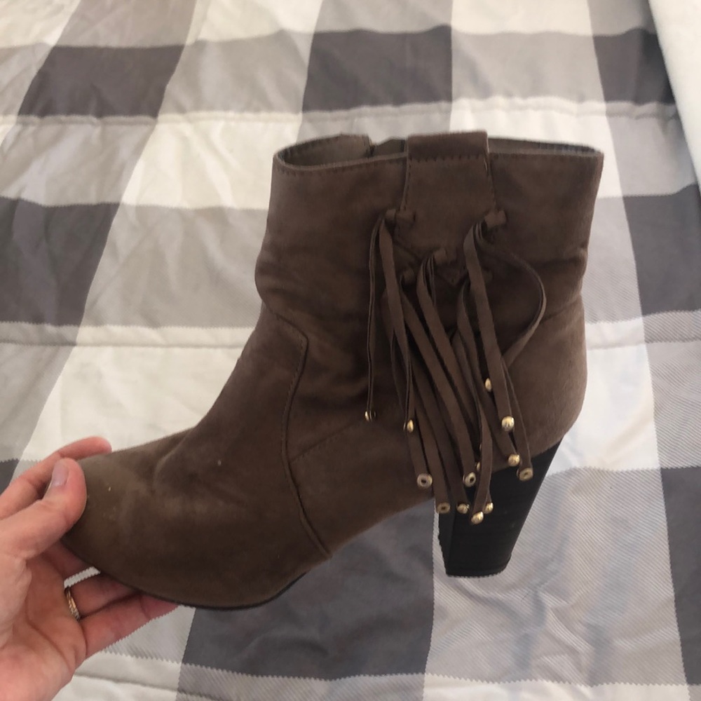 Fringe heeled booties.!